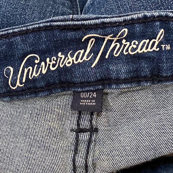 Universal Thread Denim Shorts - Picture 3 of 6